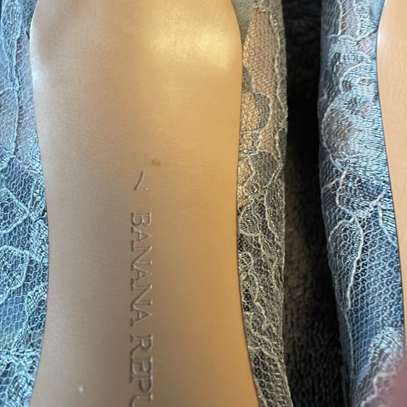 Banana Republic Lace Pumps - Picture 5 of 9